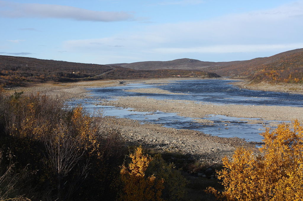 1280px-Tenojoki_Utsjoki_2009-09-28